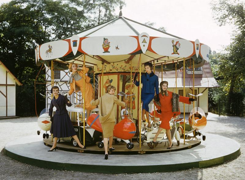 Mark Shaw Mark Shaw Models on Carousel Bois De Boulogne Paris 1957