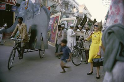 Mark Shaw Mark Shaw Tiger Morse in Yellow Suit Street 01 1962